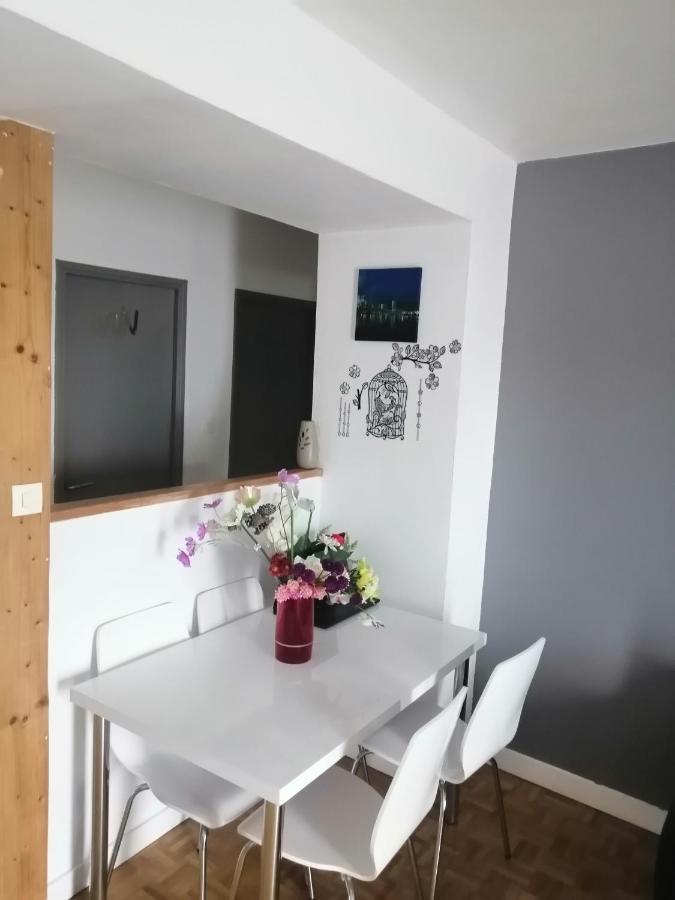 Chambre Dans Appartement A Niort Exterior photo